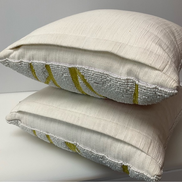 PRIMROSE VINTAGE Pillows Set of 2 Beaded Zipper Back Square Flowers Cream Multi - Picture 9 of 10